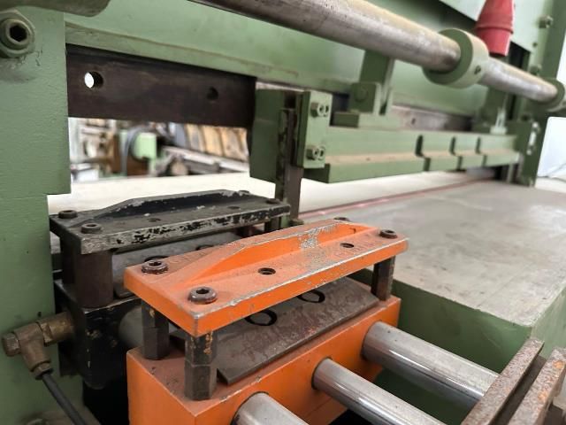 4SS802201-Caselli-Group-VENEER-CUTTING-MACHINE-100-MM (5).jpeg